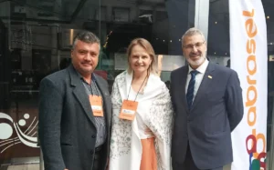 Na foto: Cesar Oliveira, Cláudia Sovierzoski e Luis Fernando Menuci